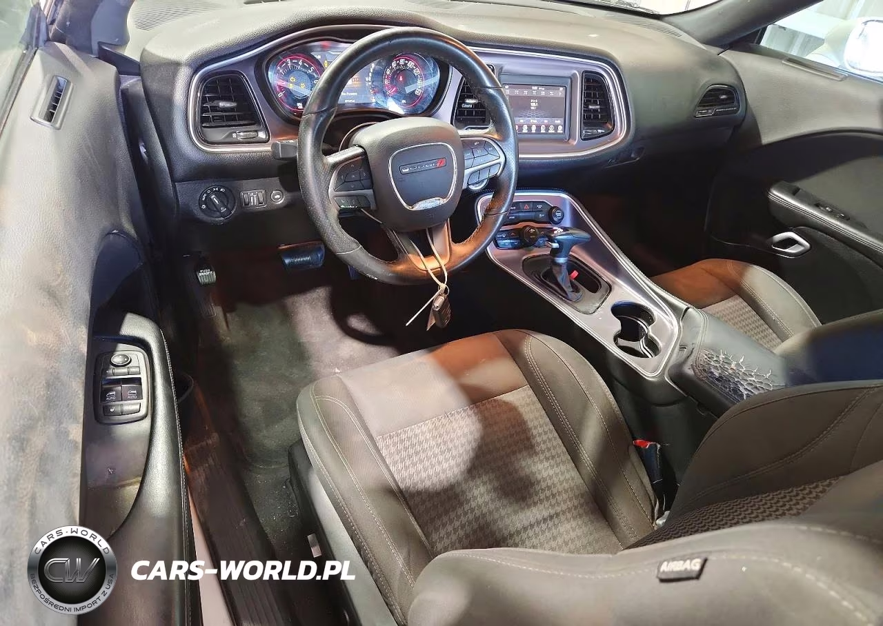 2019 Dodge Challenger Sxt VIN:2C3CDZAG6KH557435 - 8
