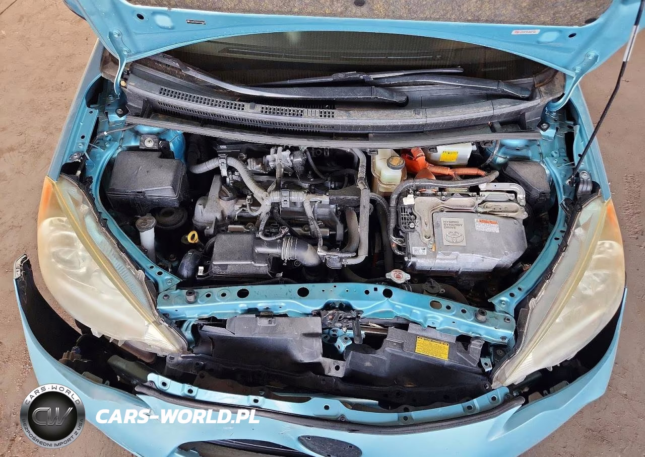 2013 Toyota Prius C VIN:JTDKDTB36D1039410 - 11