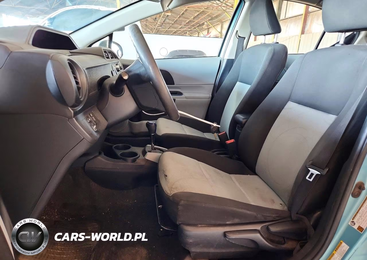 2013 Toyota Prius C VIN:JTDKDTB36D1039410 - 7