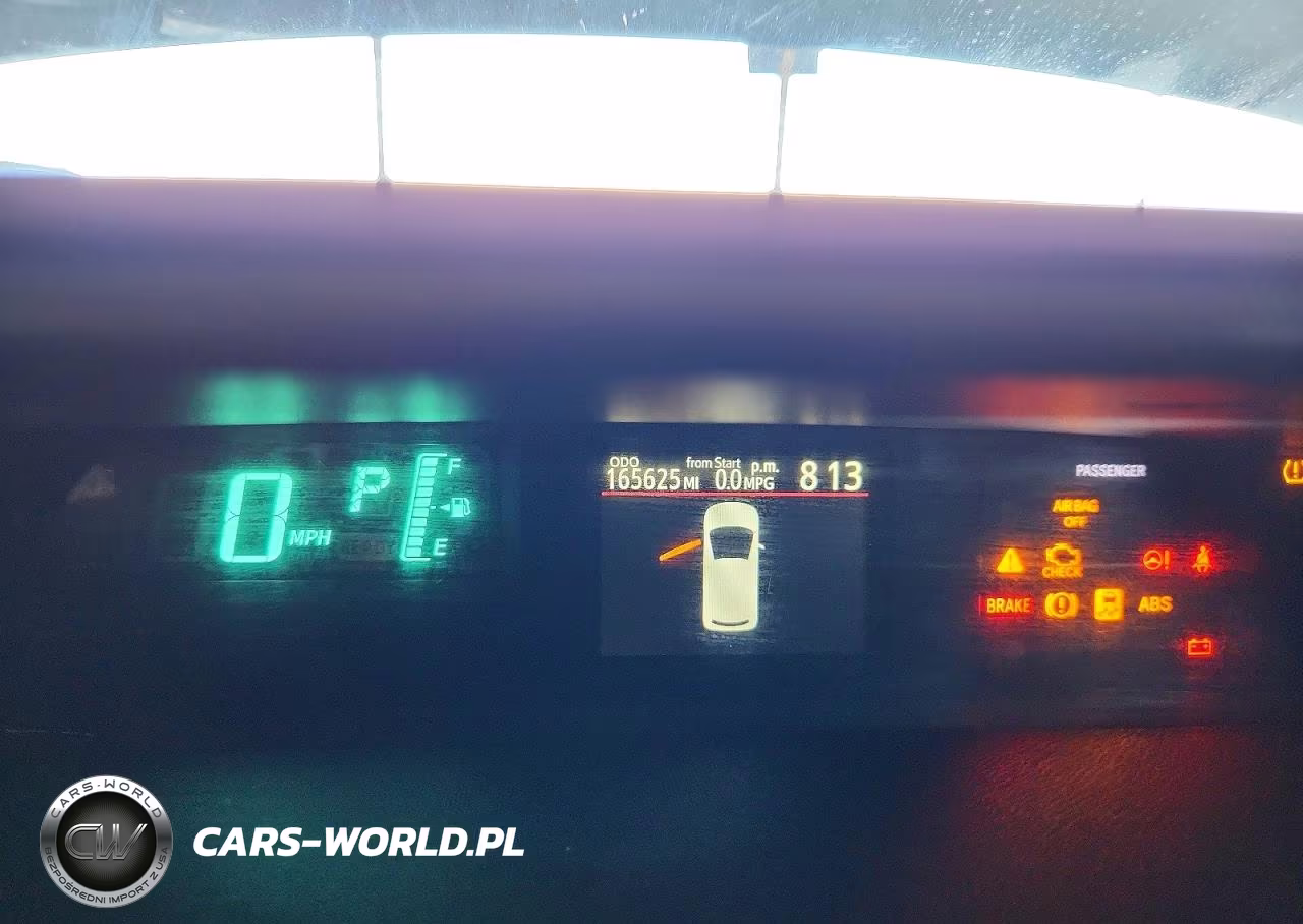 2013 Toyota Prius C VIN:JTDKDTB36D1039410 - 9
