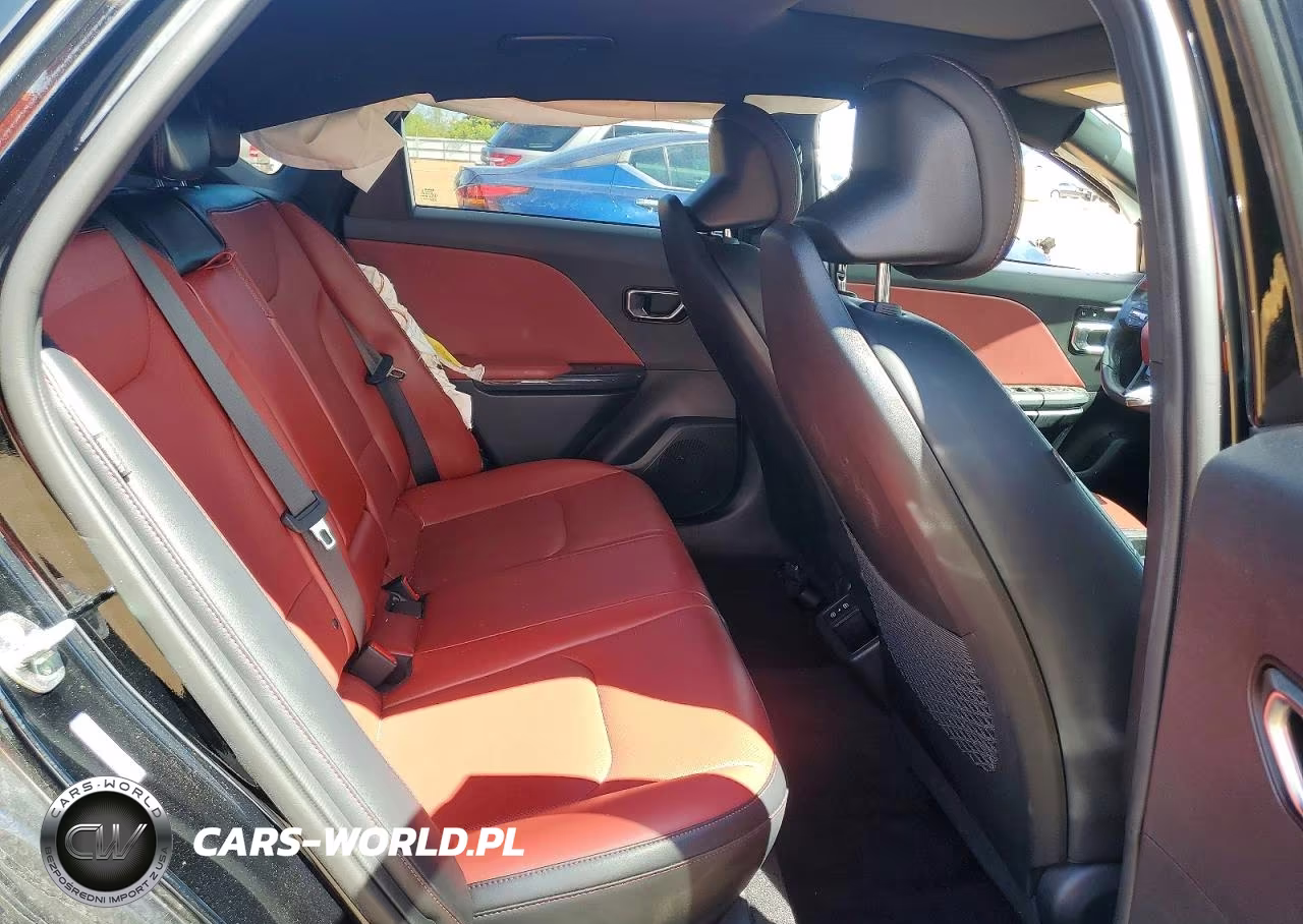 2025 Kia K4 Gt Line VIN:3KPFW4DE7SE050751 - 10