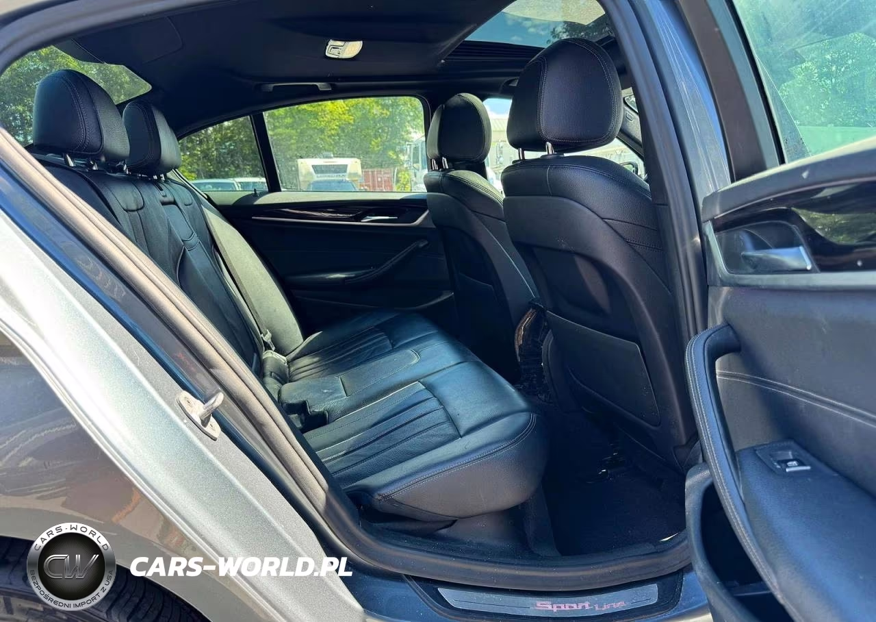2018 BMW 530 Xi VIN:WBAJA7C59JWA74016 - 10
