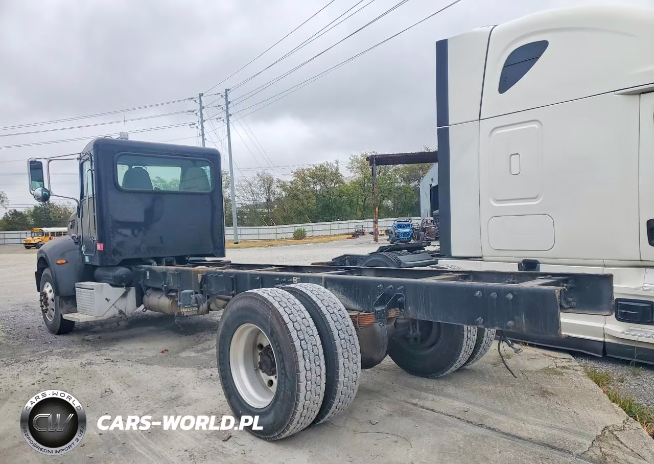2011 Peterbilt 348 VIN:2NP3HN8XXBM121668 - 2