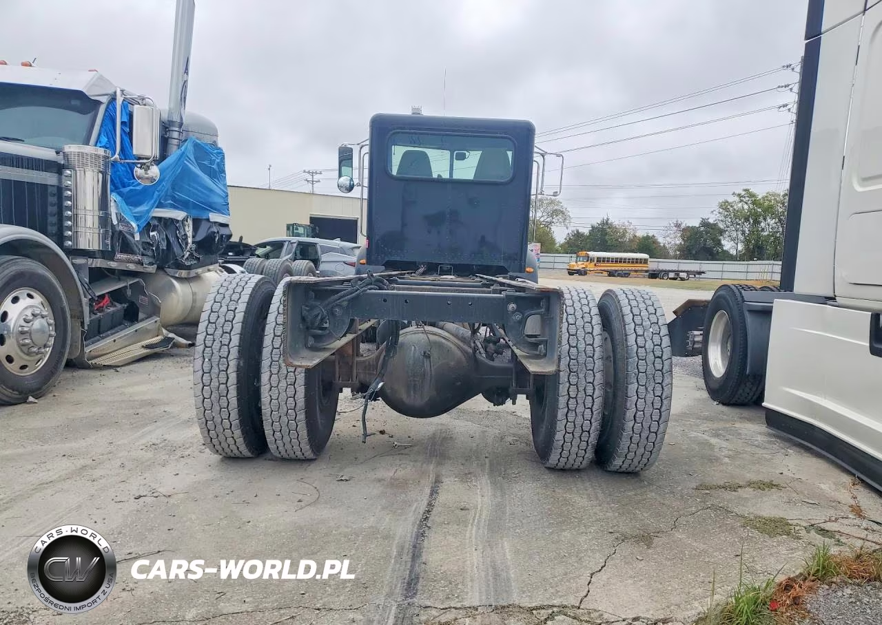 2011 Peterbilt 348 VIN:2NP3HN8XXBM121668 - 6