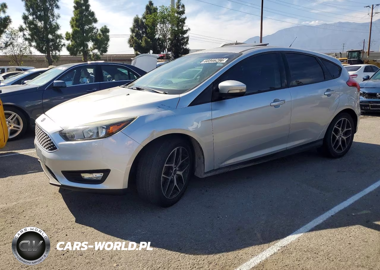 2017 Ford Focus Sel VIN:1FADP3M21HL290419 - 1