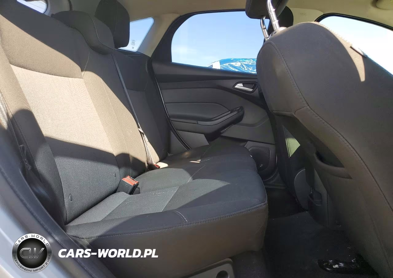 2017 Ford Focus Sel VIN:1FADP3M21HL290419 - 10