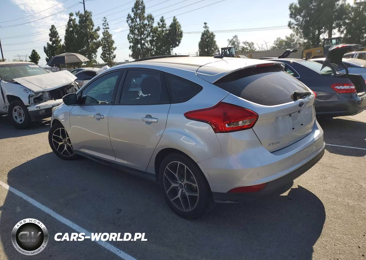 2017 Ford Focus Sel VIN:1FADP3M21HL290419 - 2