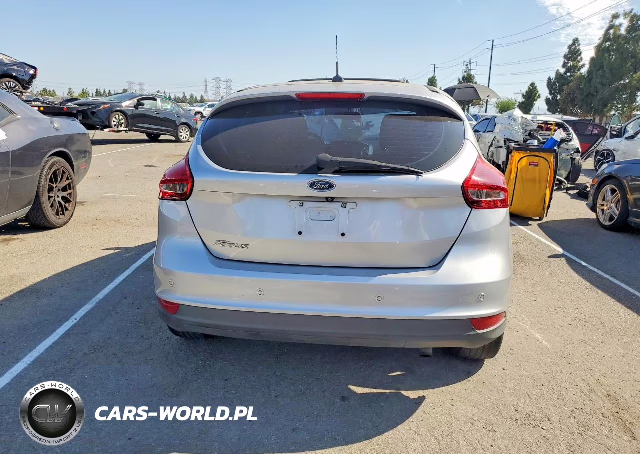 2017 Ford Focus Sel VIN:1FADP3M21HL290419 - 6