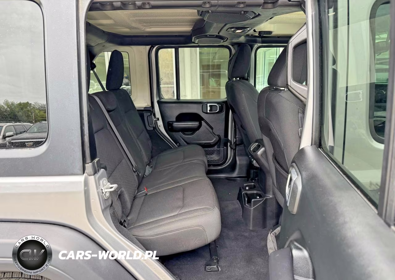 2018 Jeep Wrangler Unlimited Sport S 4X4 VIN:1C4HJXDG1JW272717 - 6