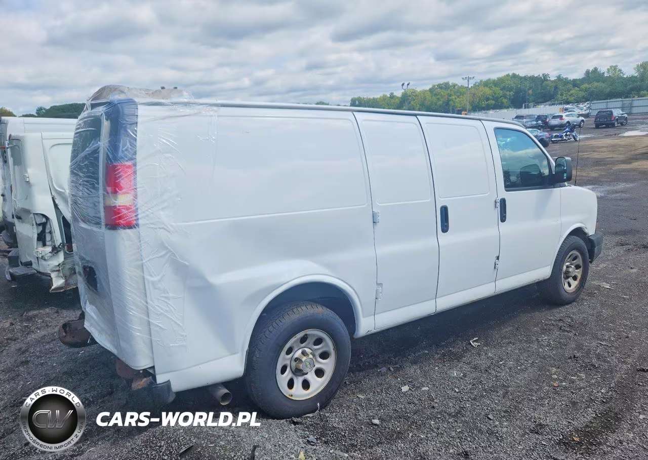 2014 Chevrolet Express 1500 Cargo Delivery Van VIN:1GCSGAFX4E1109268 - 3