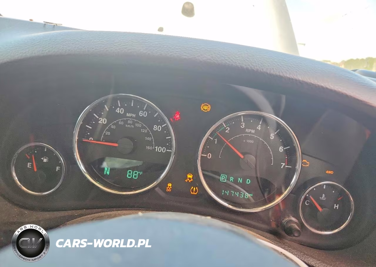 2017 Jeep Wrangler Unlimited Sport VIN:1C4BJWKG6HL674618 - 9