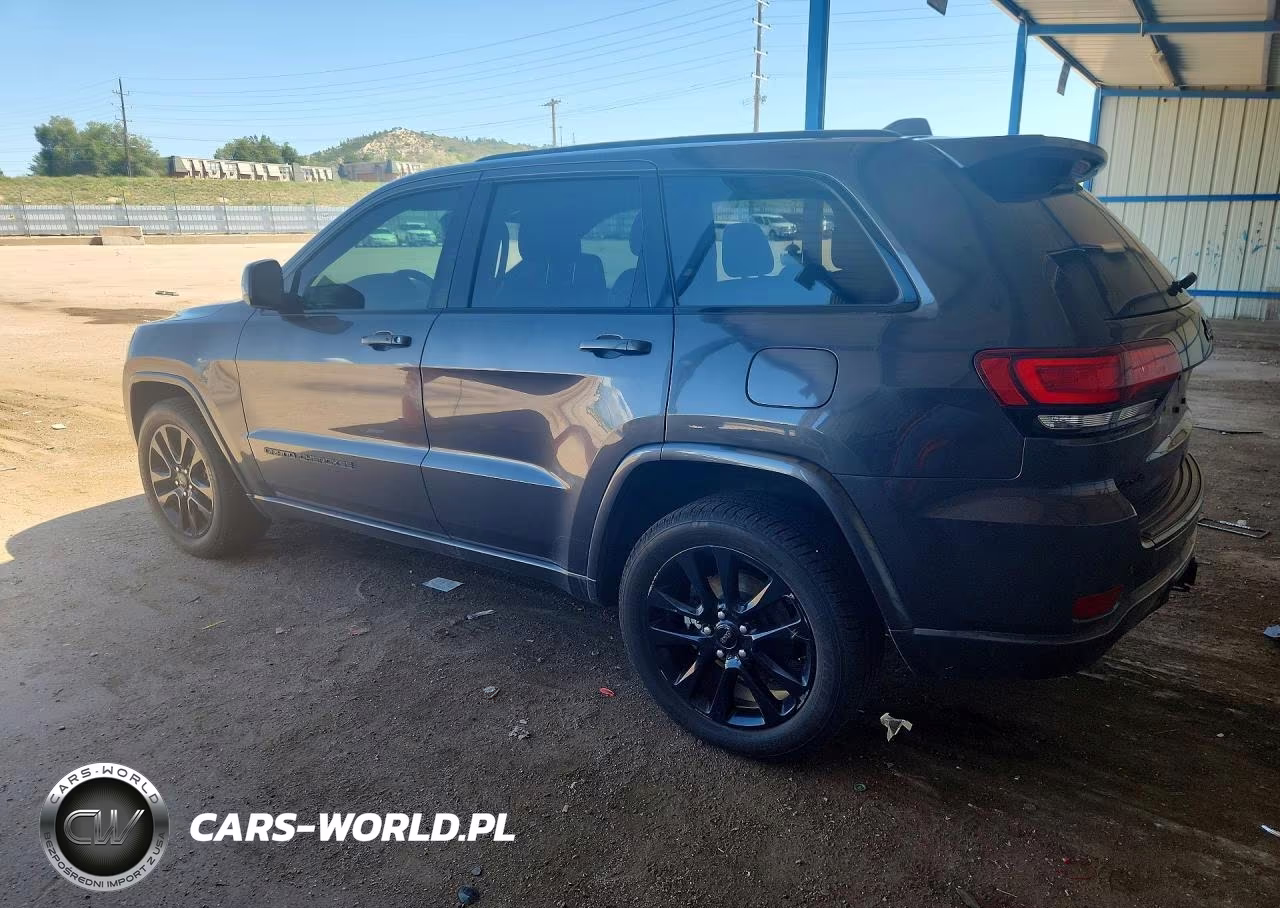 2017 Jeep Grand Cherokee Laredo VIN:1C4RJFAG9HC786247 - 2