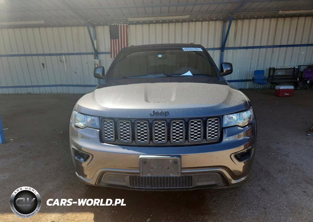 2017 Jeep Grand Cherokee Laredo VIN:1C4RJFAG9HC786247 - 5