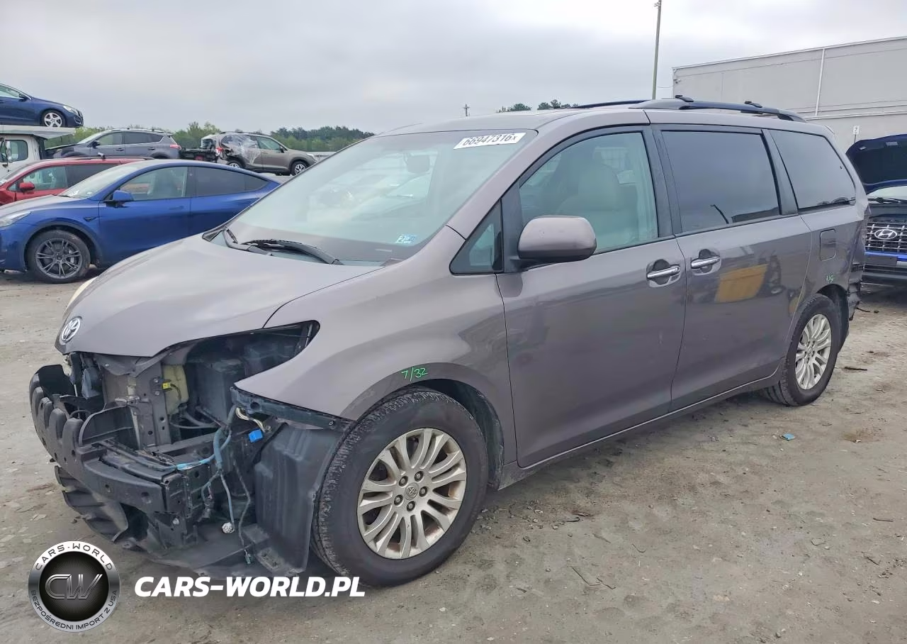 2015 Toyota Sienna Xle Premium 8-Passenger