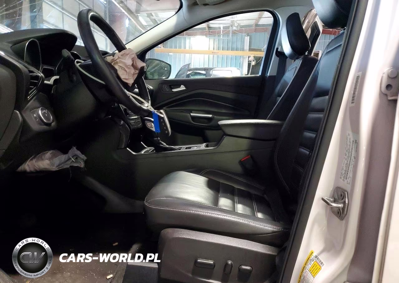 2019 Ford Escape Titanium VIN:1FMCU9J92KUA28327 - 7