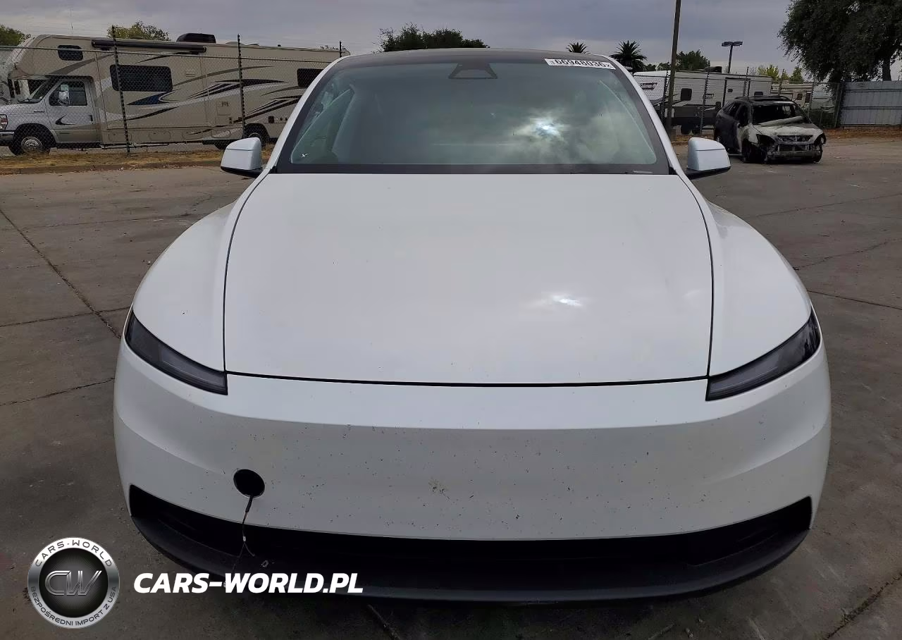 2026 Tesla Model Y VIN:7SAYGDEE2TA653123 - 5