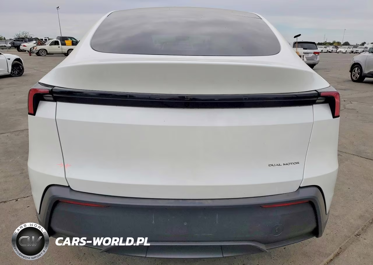 2026 Tesla Model Y VIN:7SAYGDEE2TA653123 - 6