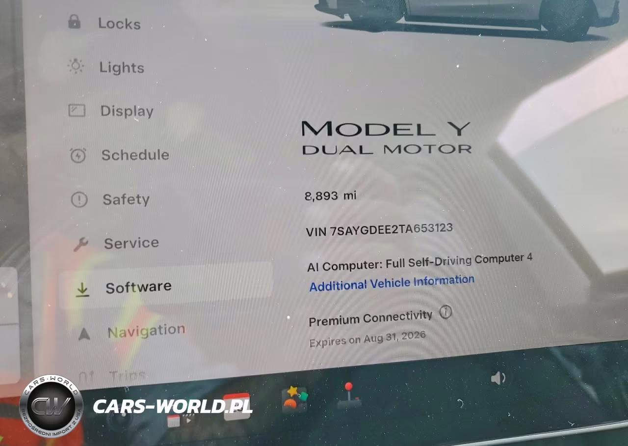 2026 Tesla Model Y VIN:7SAYGDEE2TA653123 - 9