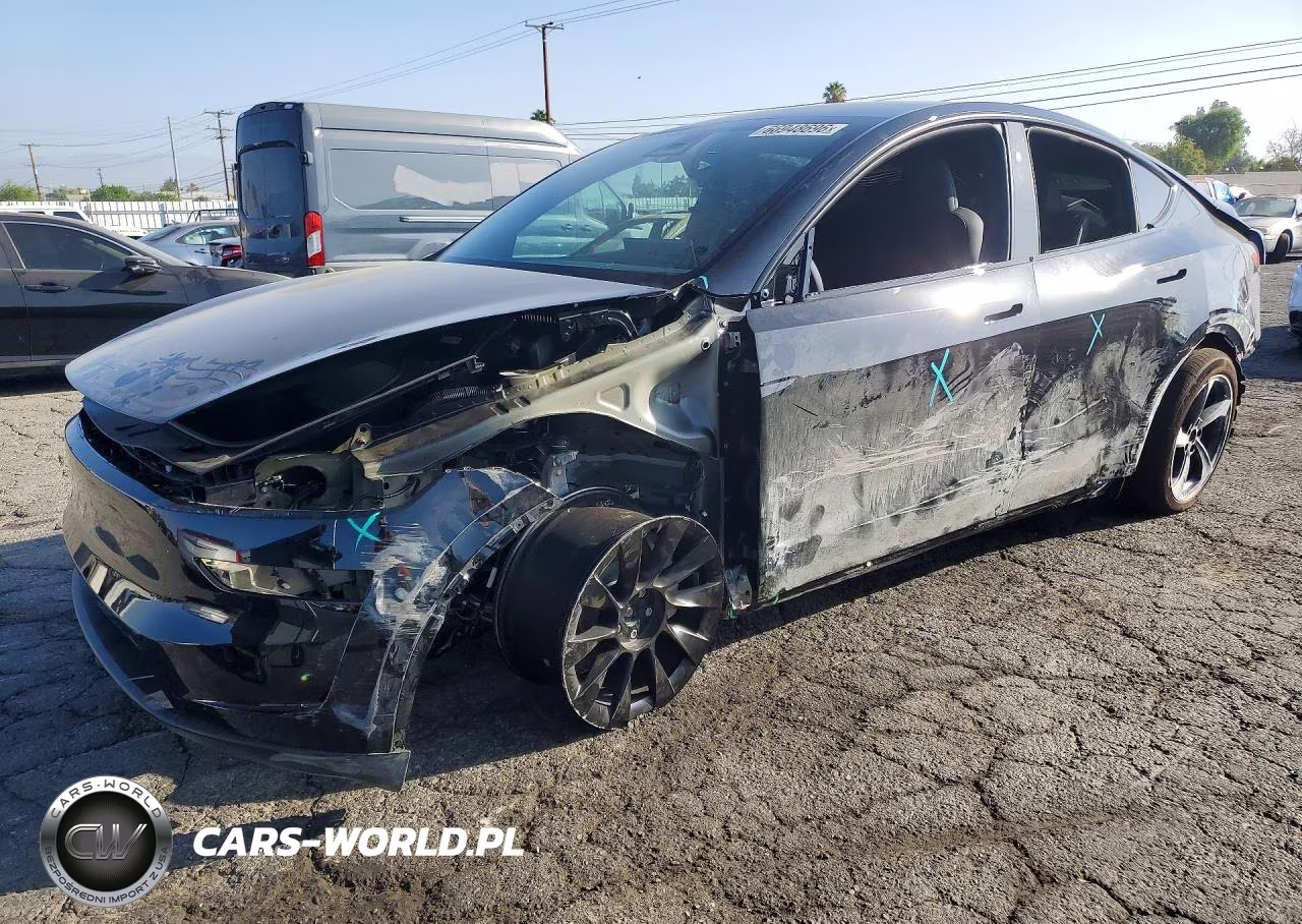 2026 Tesla Model Y – zdjęcie 1 z 14