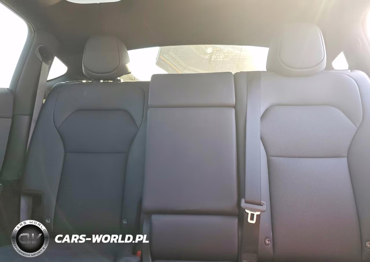 2026 Tesla Model Y VIN:7SAYGAEEXTF693998 - 10
