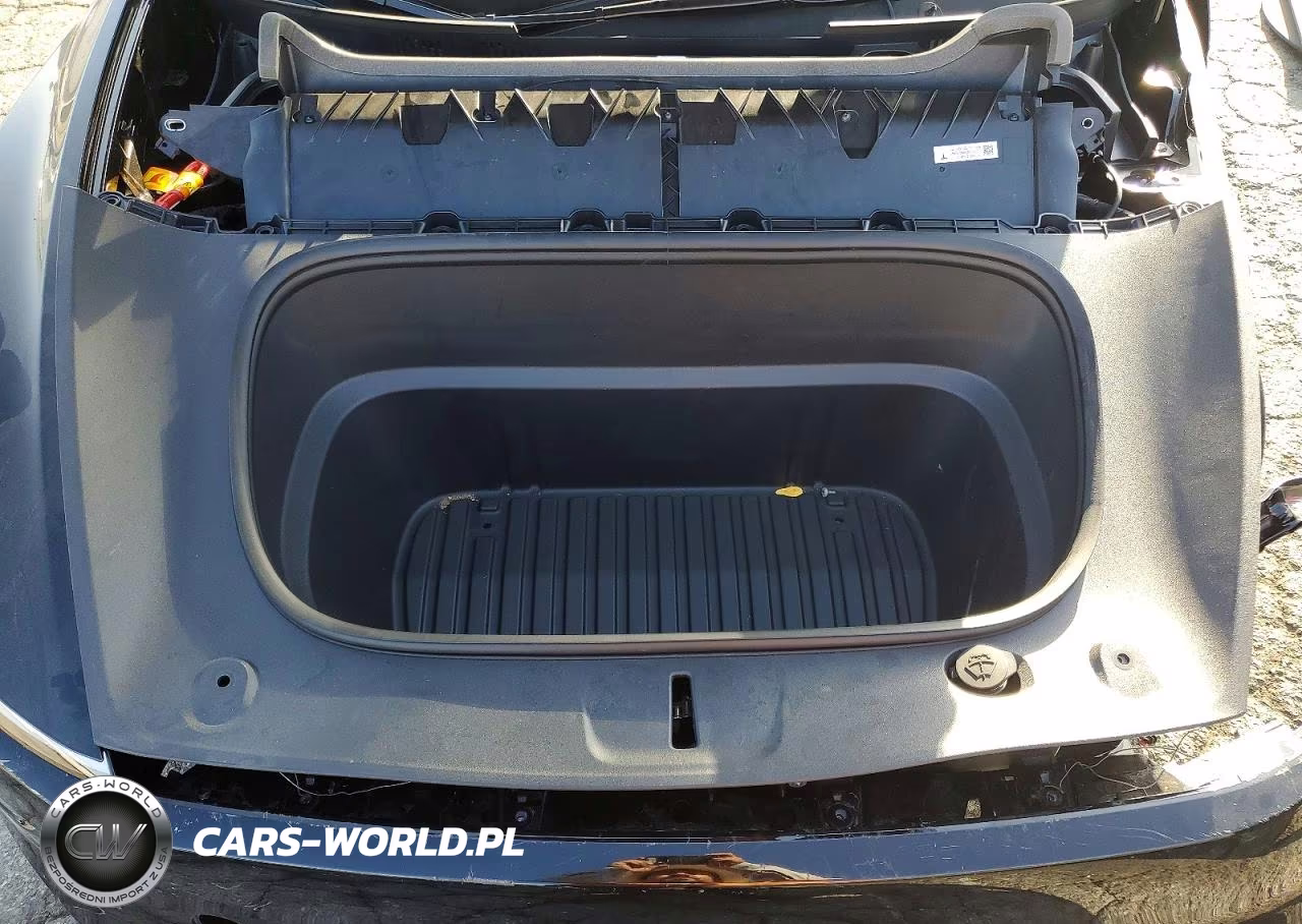 2026 Tesla Model Y VIN:7SAYGAEEXTF693998 - 12