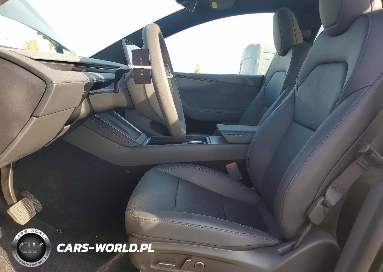2026 Tesla Model Y VIN:7SAYGAEEXTF693998 - 7