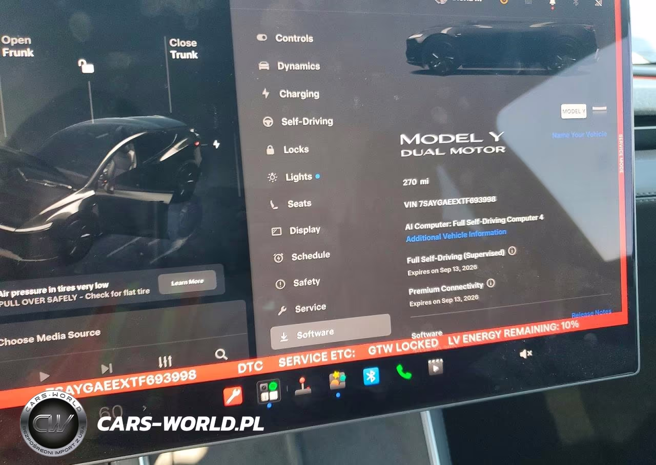 2026 Tesla Model Y VIN:7SAYGAEEXTF693998 - 9
