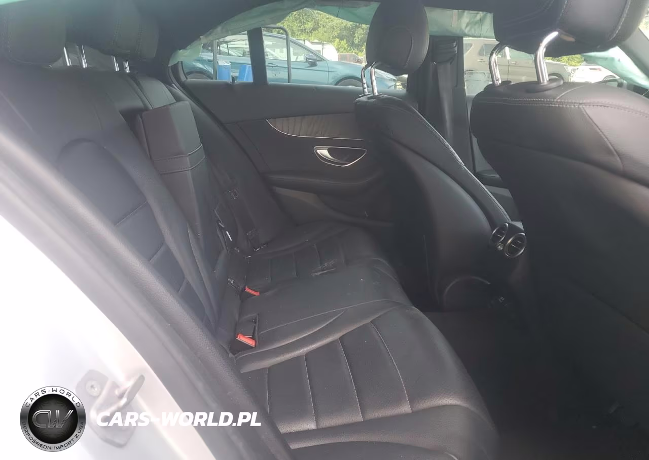 2018 Mercedes-Benz C 300 4Matic VIN:55SWF4KBXJU257098 - 10