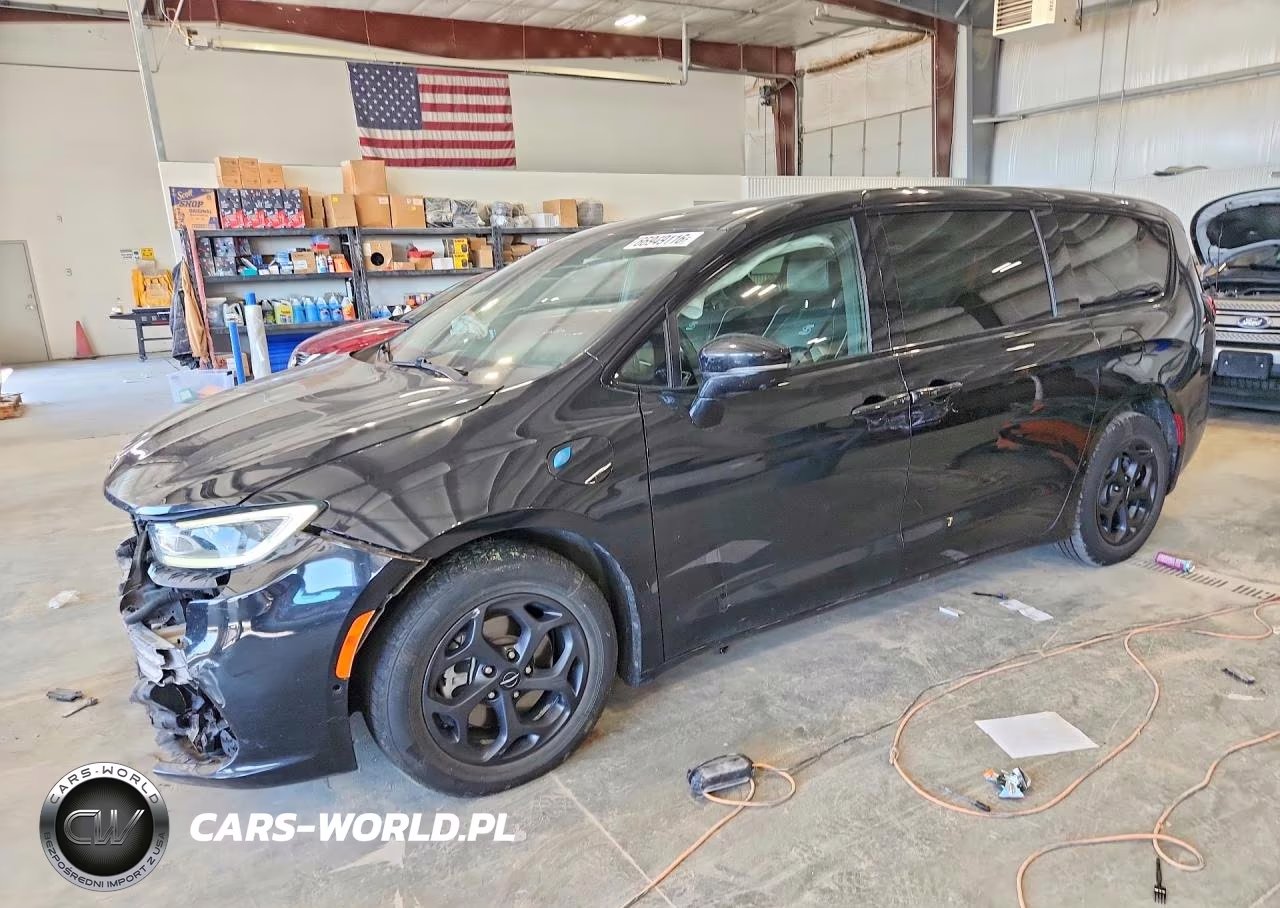 2022 Chrysler Pacifica Hybrid Limited VIN:2C4RC1S71NR135015 - 1