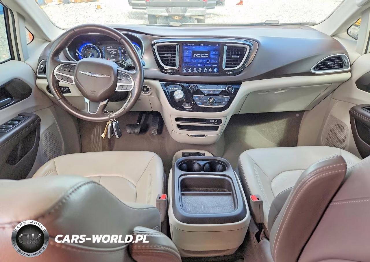 2017 Chrysler Pacifica Touring L VIN:2C4RC1BG8HR610597 - 8