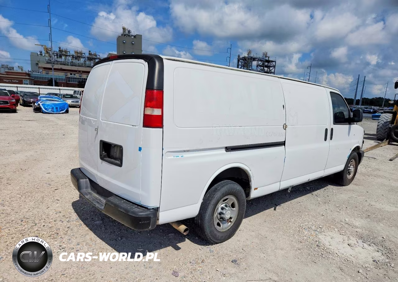 2018 Chevrolet Express G3500 VIN:1GCZGHFGXJ1197440 - 3