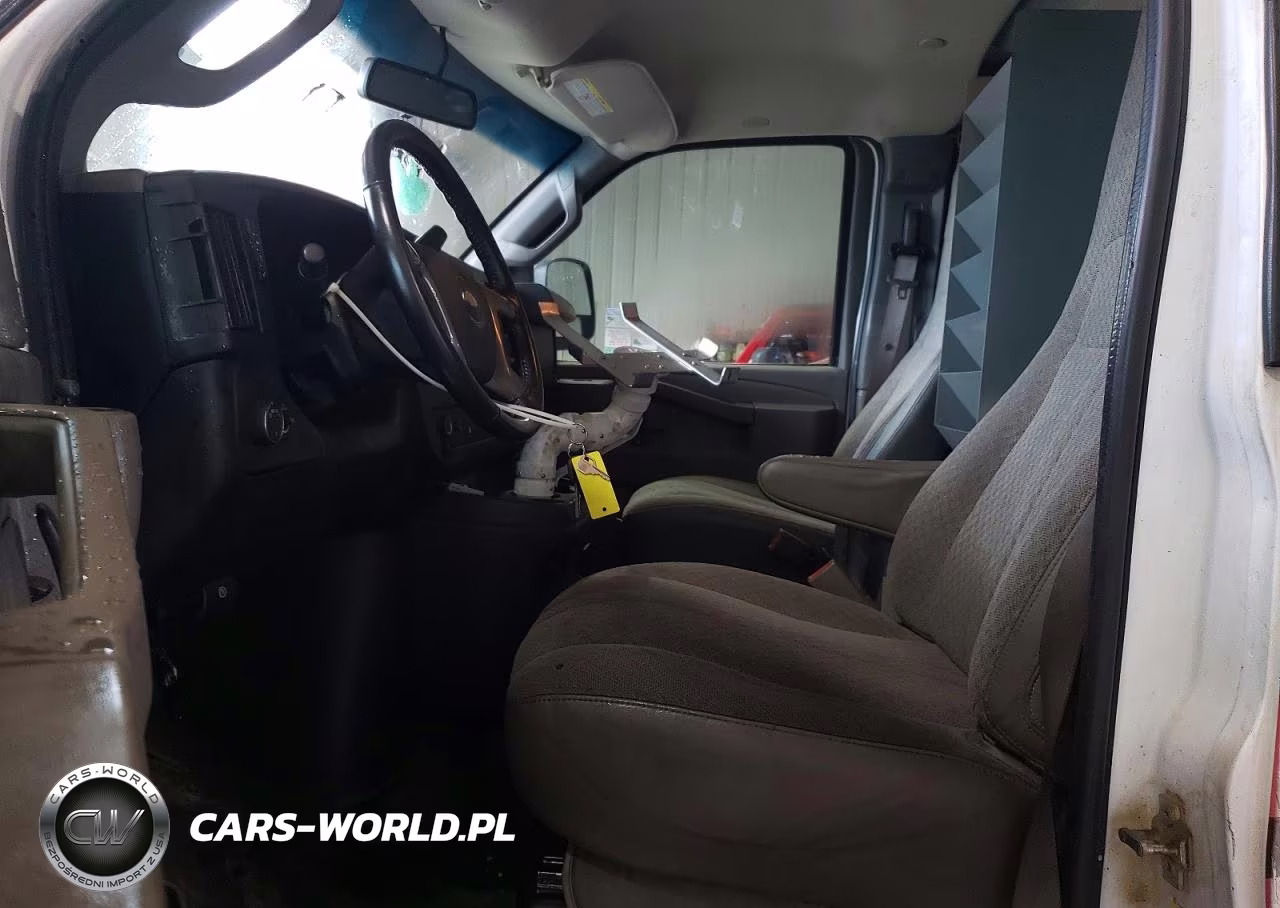 2018 Chevrolet Express G3500 VIN:1GCZGHFGXJ1197440 - 7