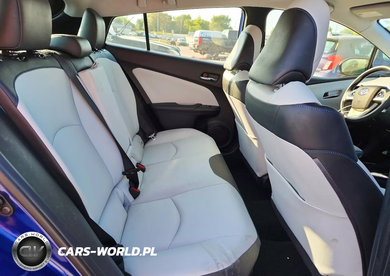 2016 Toyota Prius Three Touring VIN:JTDKARFU7G3503991 - 10