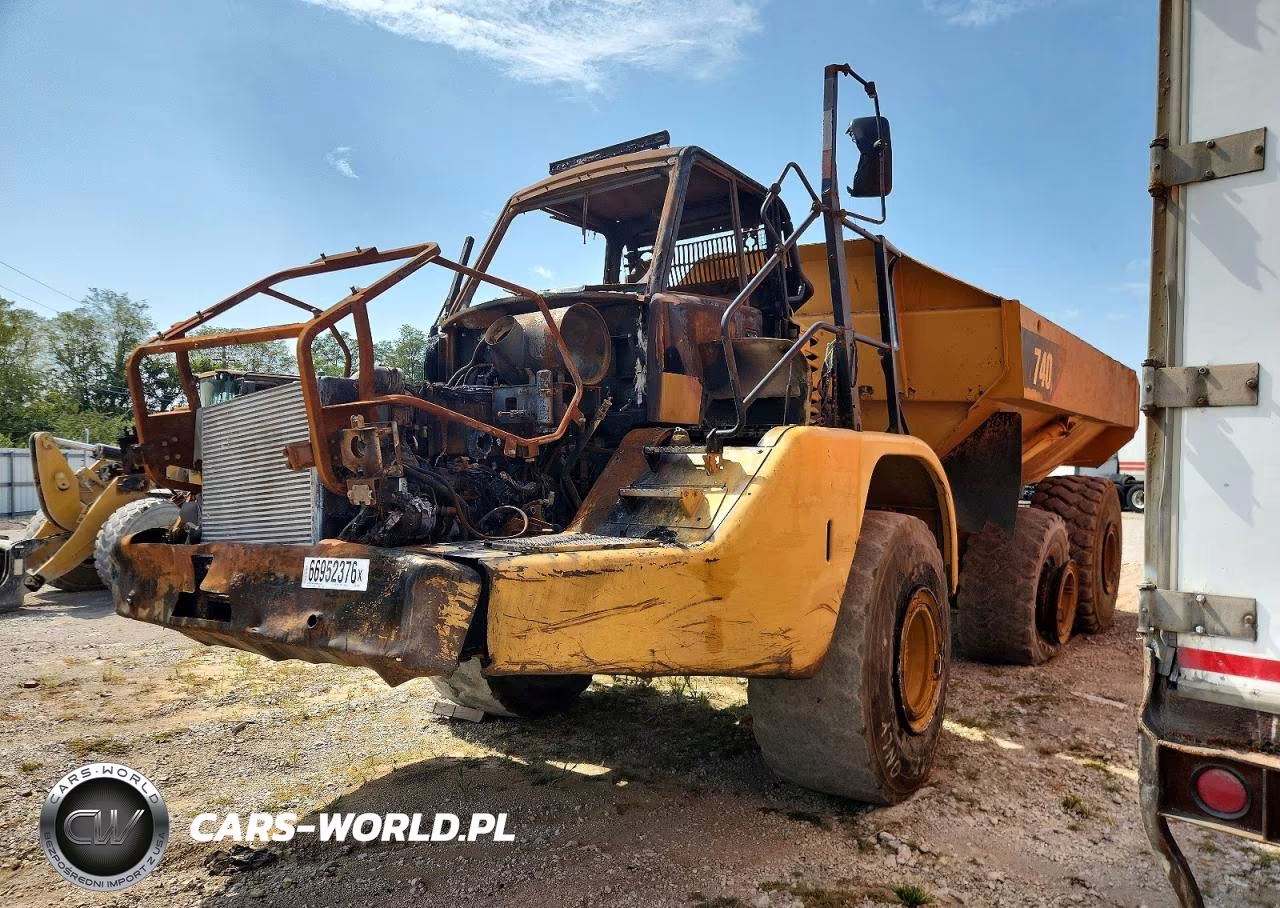 2009 Caterpillar 740 Articulated Haul Truck VIN:CT00740CB1P04629 - 2