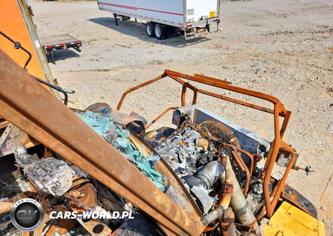 2009 Caterpillar 740 Articulated Haul Truck VIN:CT00740CB1P04629 - 9