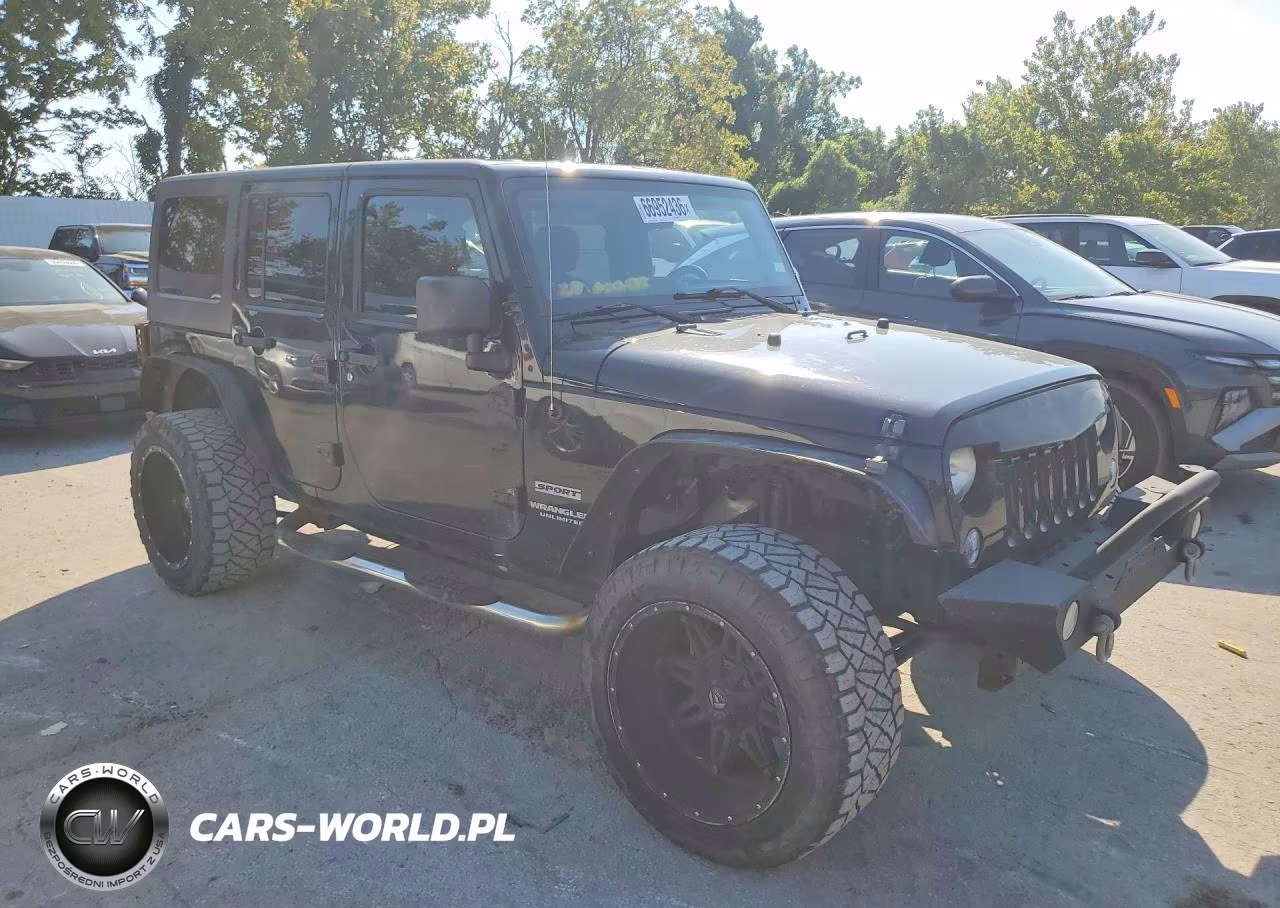 2014 Jeep Wrangler Unlimited Sport VIN:1C4BJWDG7EL207443 - 4