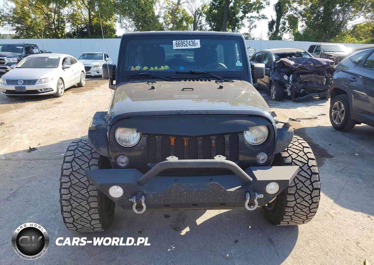 2014 Jeep Wrangler Unlimited Sport VIN:1C4BJWDG7EL207443 - 5