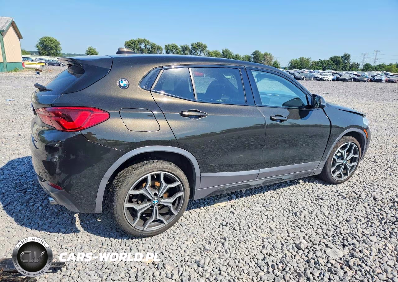 2018 BMW X2 xDrive28I VIN:WBXYJ5C36JEF69061 - 3