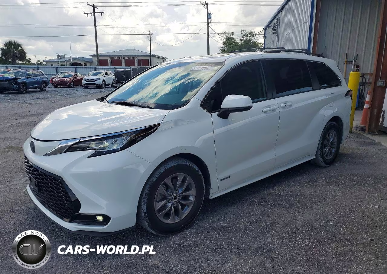 2021 Toyota Sienna Le 8-Passenger – zdjęcie 1 z 13