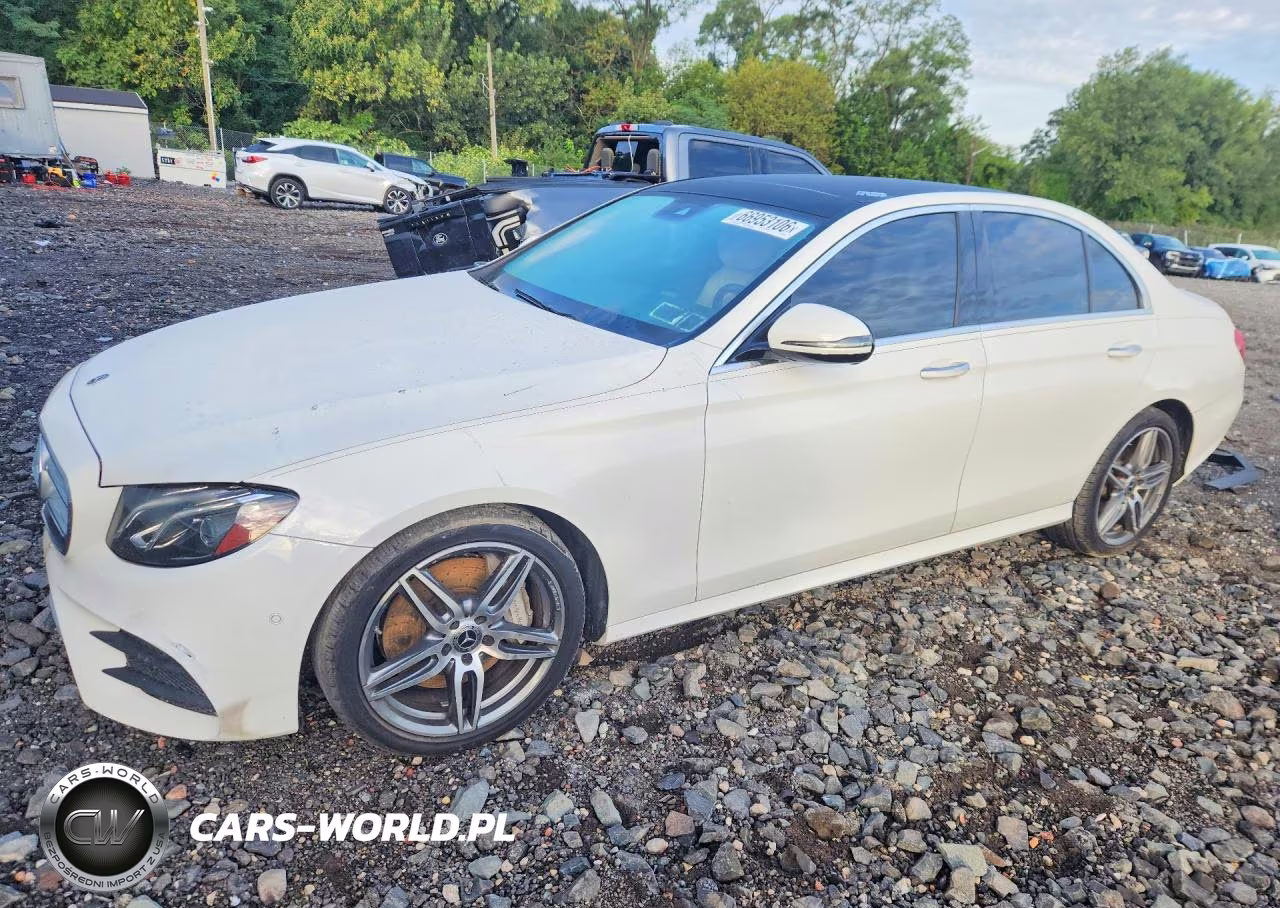 2018 Mercedes-Benz E 300 4Matic VIN:WDDZF4KB4JA467922 - 1