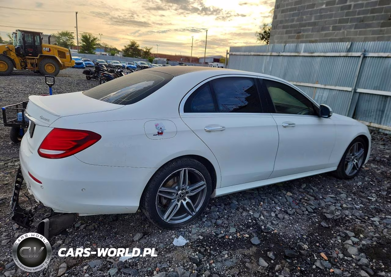 2018 Mercedes-Benz E 300 4Matic VIN:WDDZF4KB4JA467922 - 3