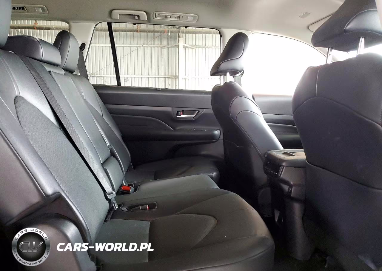 2024 Toyota Grand Highlander Xle VIN:5TDAAAB51RS052229 - 11