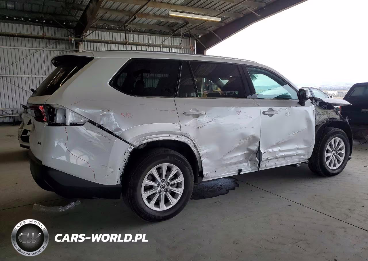 2024 Toyota Grand Highlander Xle VIN:5TDAAAB51RS052229 - 3