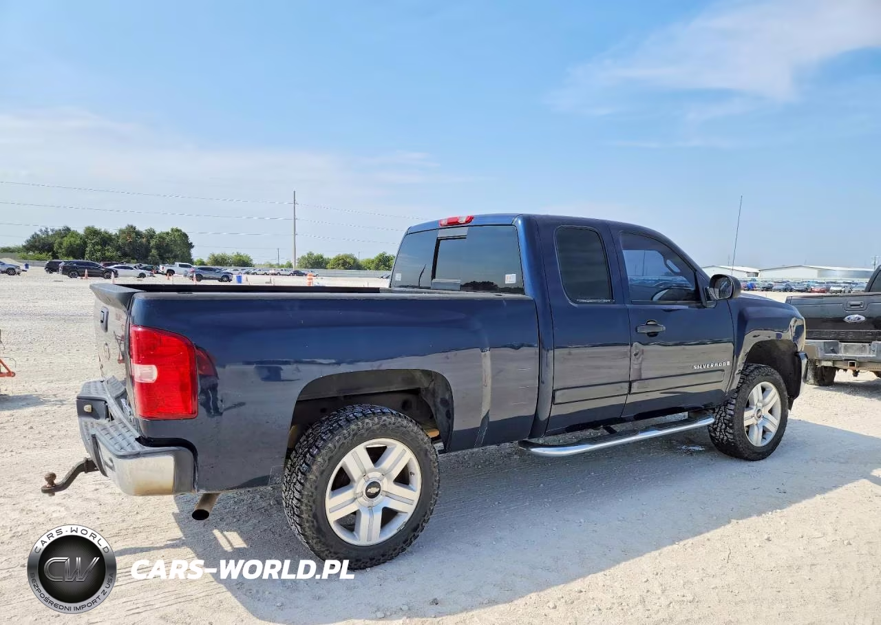 2008 Chevrolet Silverado C1500 VIN:2GCEC190181314620 - 3
