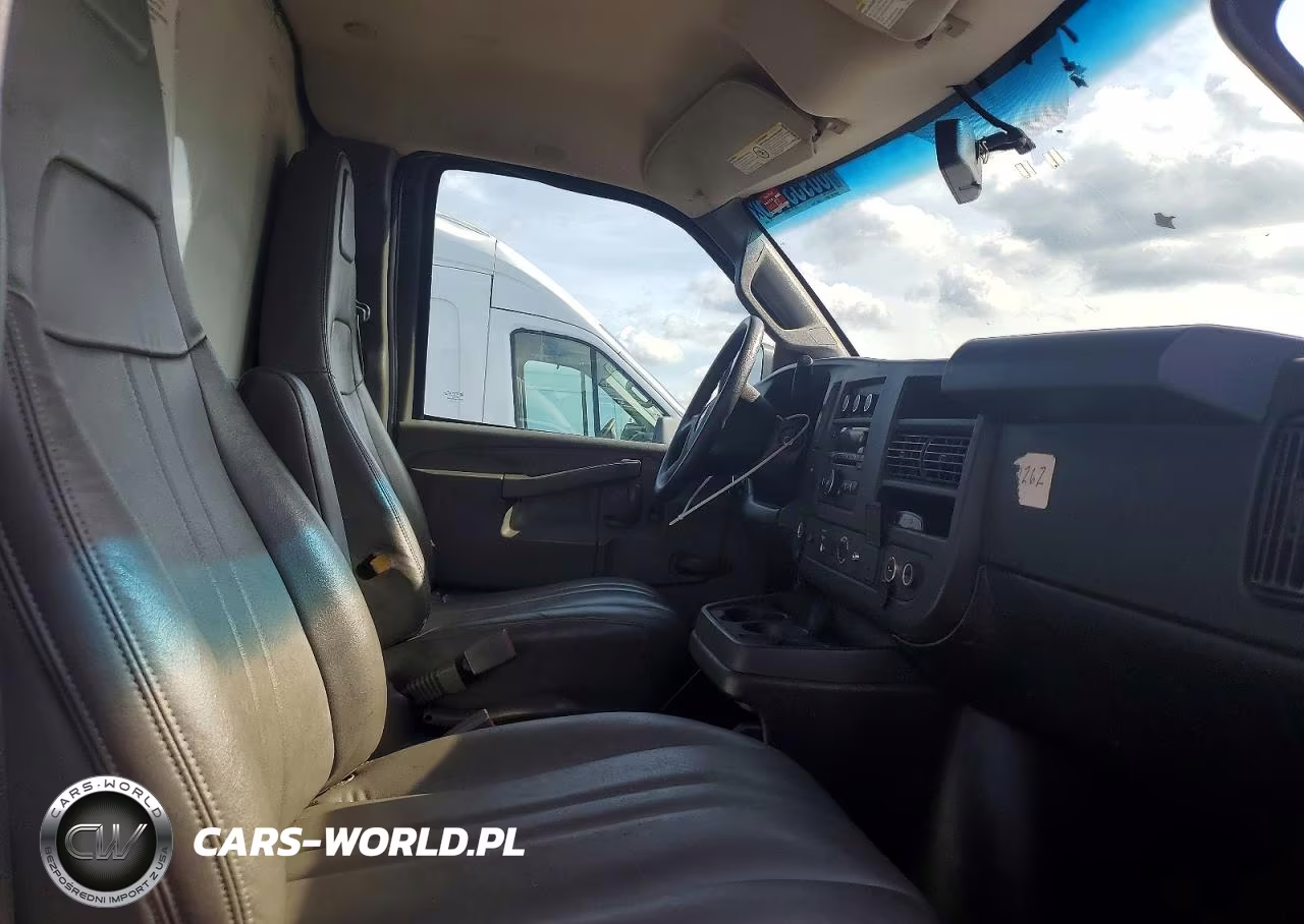 2018 Chevrolet Express G3500 VIN:1GB0GRFP1J1333151 - 11