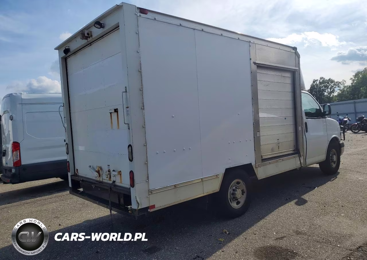 2018 Chevrolet Express G3500 VIN:1GB0GRFP1J1333151 - 3