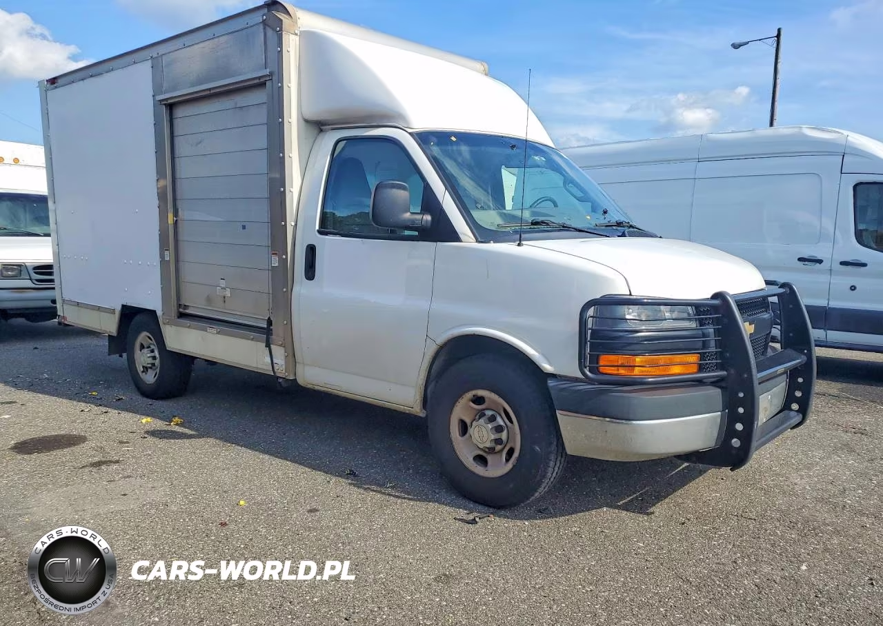 2018 Chevrolet Express G3500 VIN:1GB0GRFP1J1333151 - 4