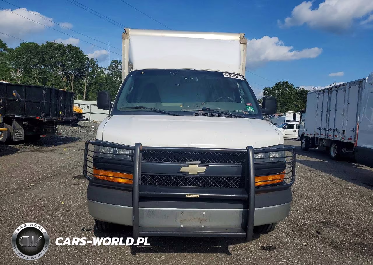 2018 Chevrolet Express G3500 VIN:1GB0GRFP1J1333151 - 5