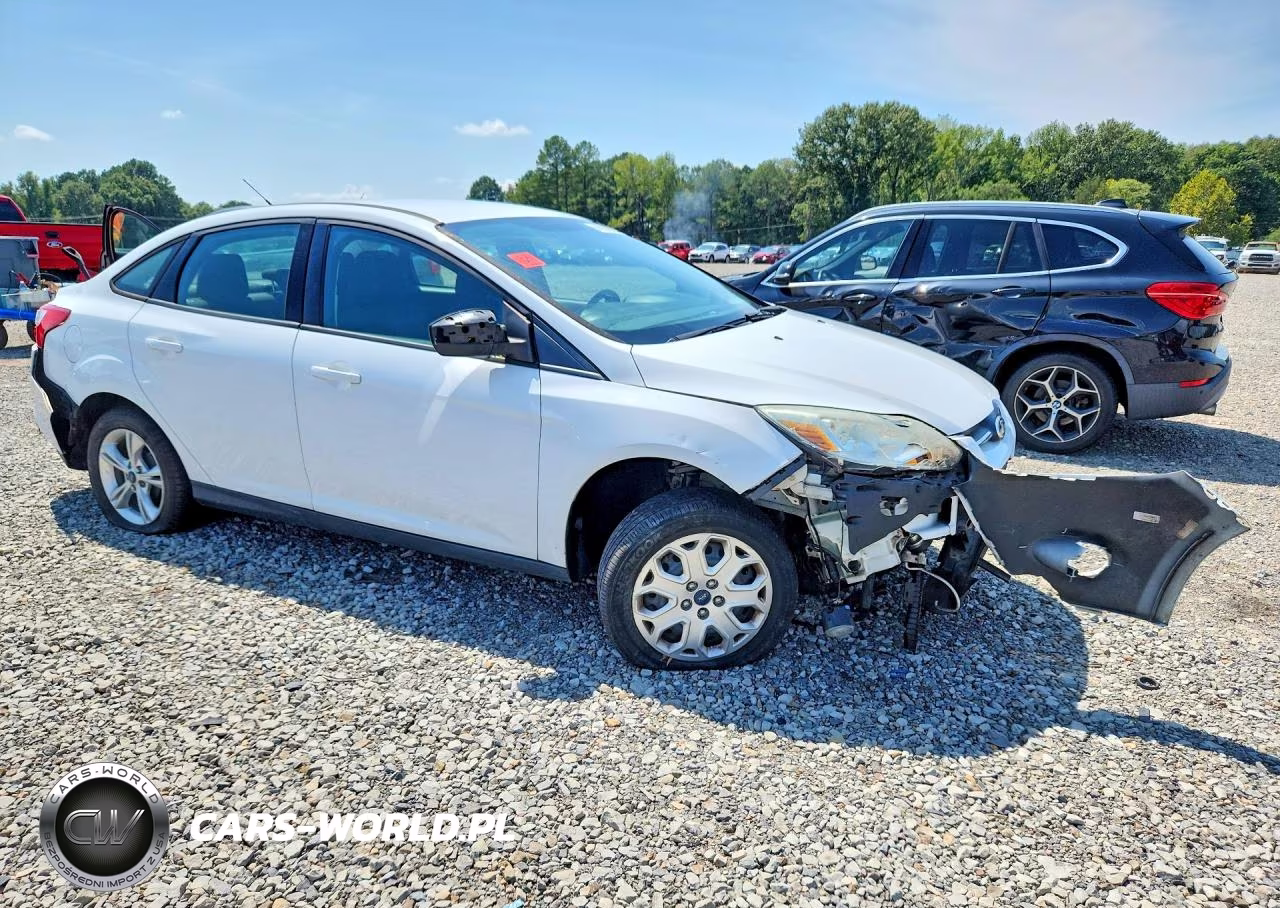2012 Ford Focus Se VIN:1FAHP3F24CL462062 - 4