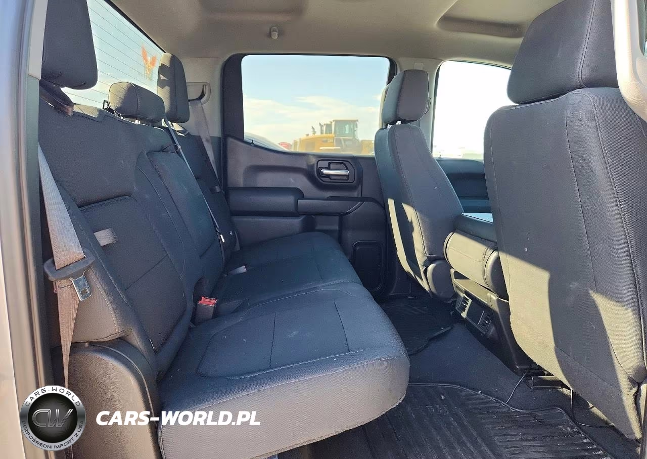 2020 Chevrolet Silverado K1500 Custom VIN:1GCUYBEF9LZ208171 - 10